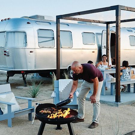 Autocamp Joshua Tree Hotel Buitenkant foto